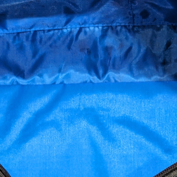 Vince Camuto Black Nylon Duffle/Travel Bag w/ Bright Blue Accents - Picture 4 of 12
